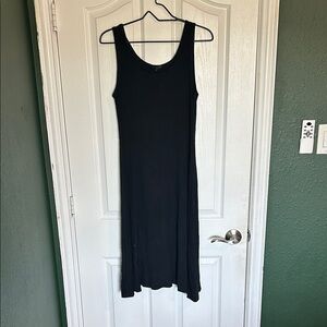 Chic Black Sleeveless Midi Dress